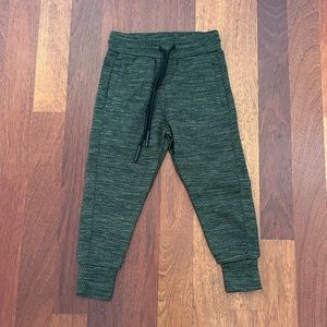 ZYIA Kids Jogger (6-7)